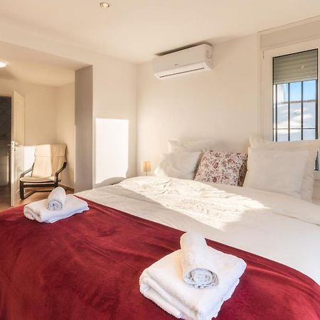 In The Second Line, Modern Beachfront Holiday Home In Costabella, ماربيا المظهر الخارجي الصورة