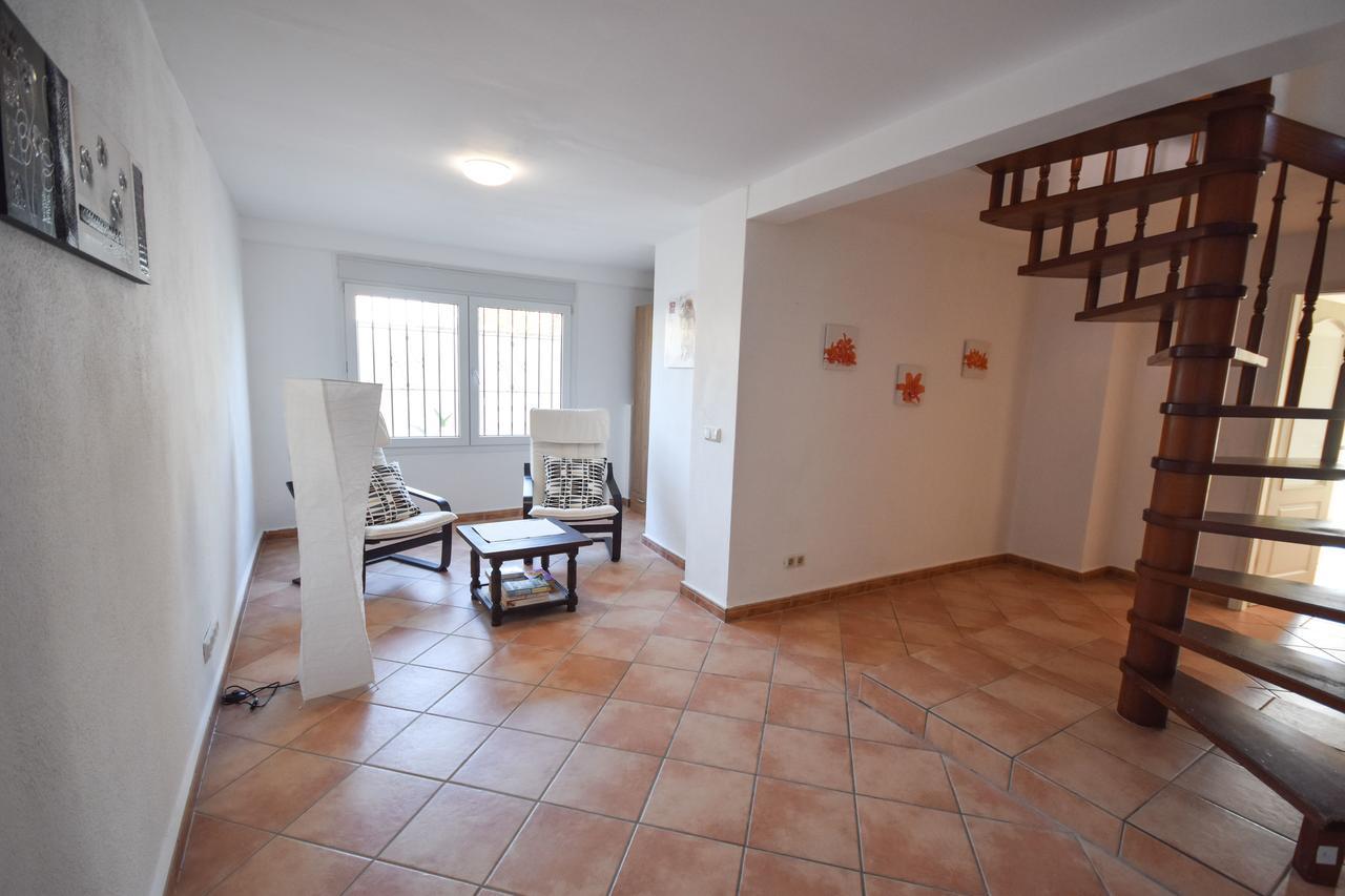 In The Second Line, Modern Beachfront Holiday Home In Costabella, ماربيا المظهر الخارجي الصورة