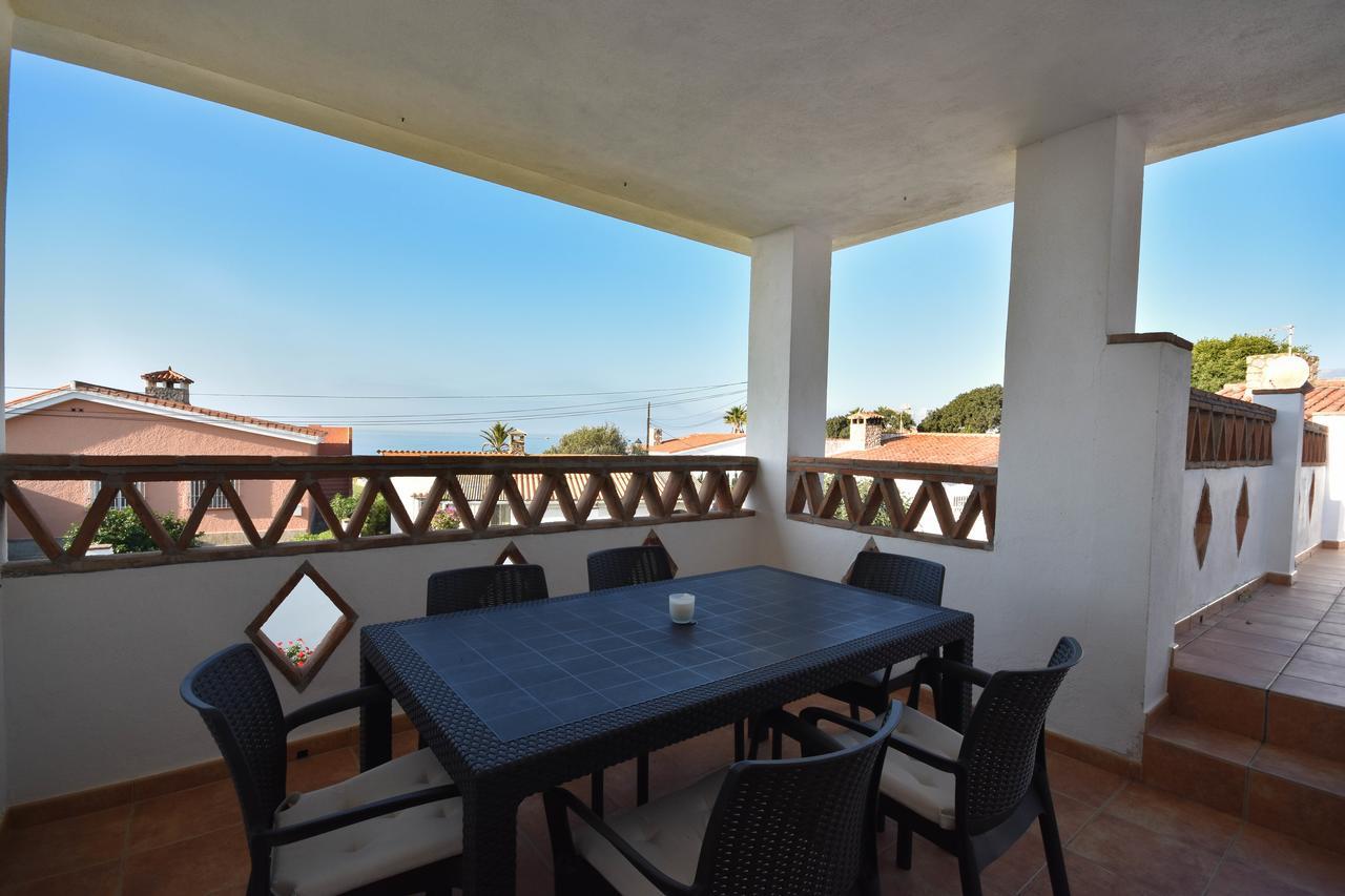 In The Second Line, Modern Beachfront Holiday Home In Costabella, ماربيا المظهر الخارجي الصورة